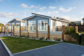Luxury Harlyn Lodge with Hot Tub